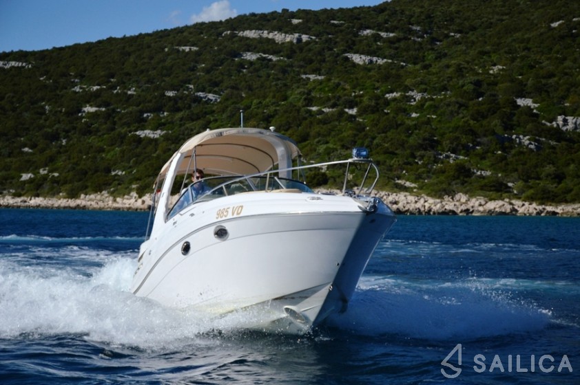 Four Winns 278 Vista - Yacht Charter Sailica
