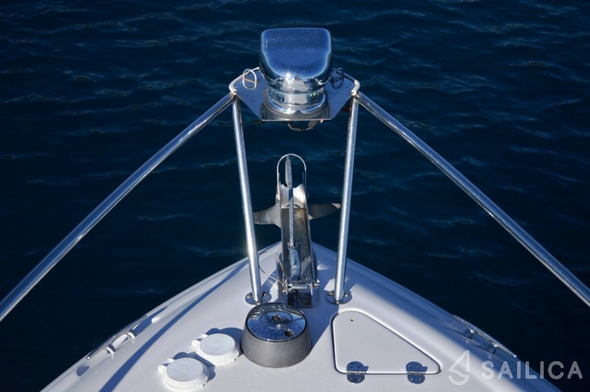 Four Winns 278 Vista - Yacht Charter Sailica