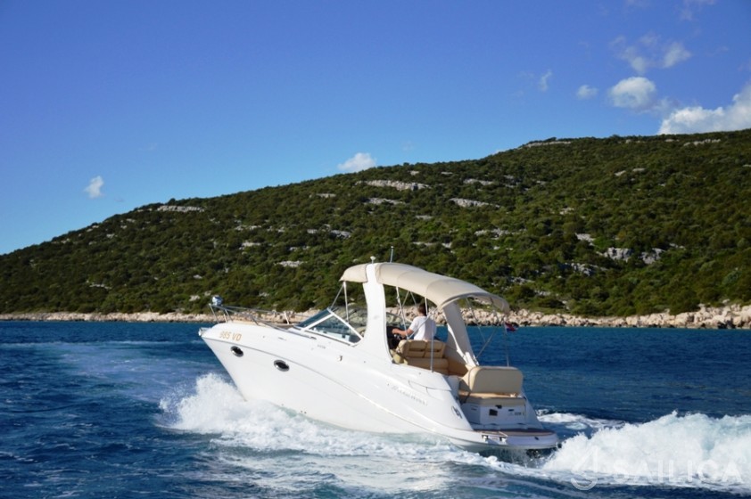 Four Winns 278 Vista - Yacht Charter Sailica