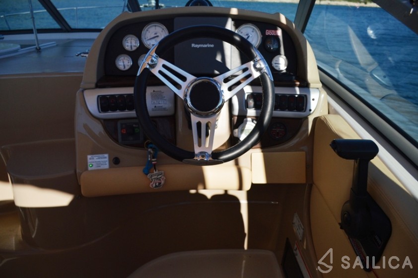 Four Winns 278 Vista - Yacht Charter Sailica