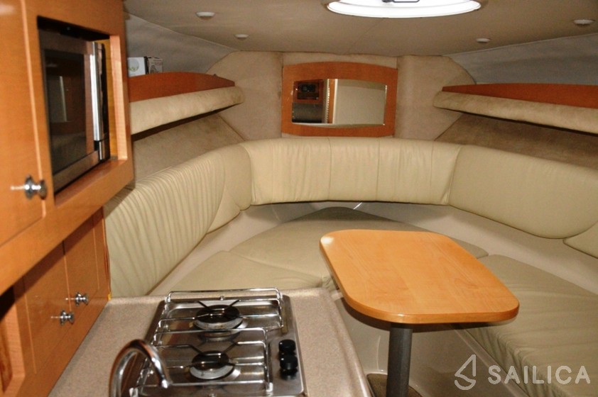 Four Winns 278 Vista - Yacht Charter Sailica