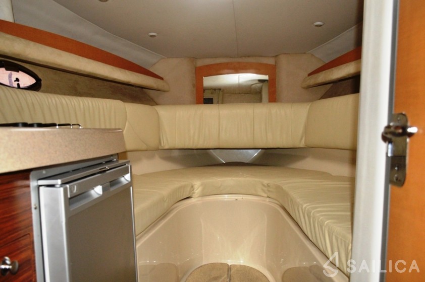 Four Winns 278 Vista - Yacht Charter Sailica