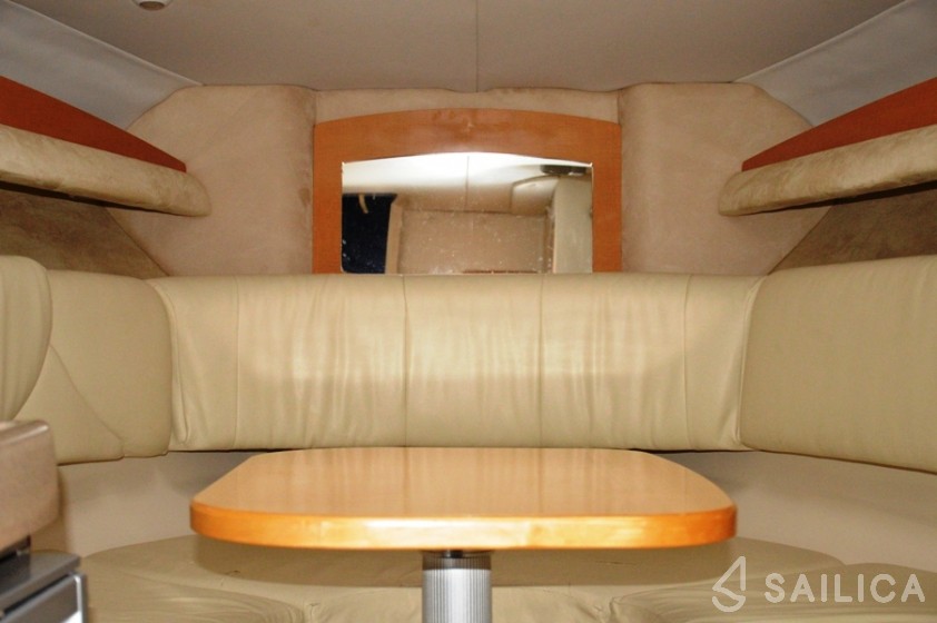Four Winns 278 Vista - Yacht Charter Sailica