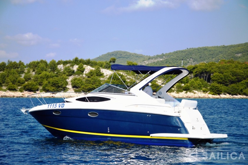 Regal Commodore 2860 - Yacht Charter Sailica