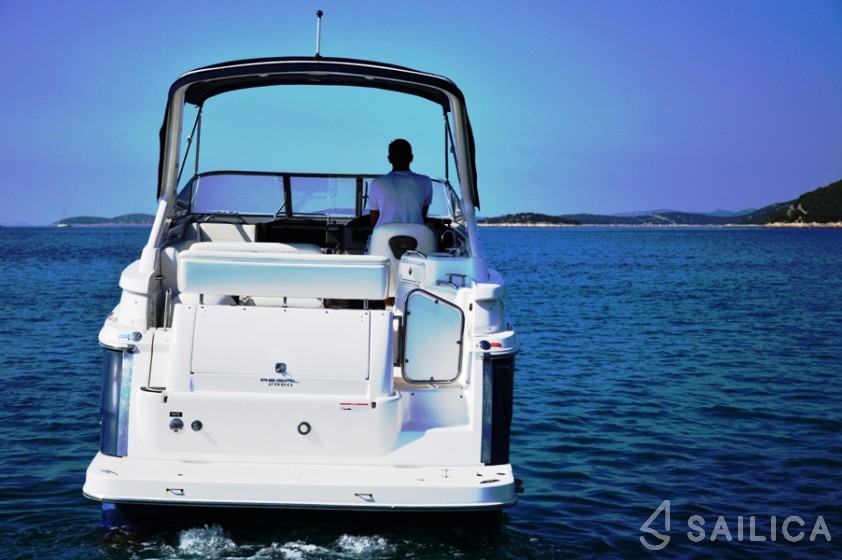 Regal Commodore 2860 - Yacht Charter Sailica