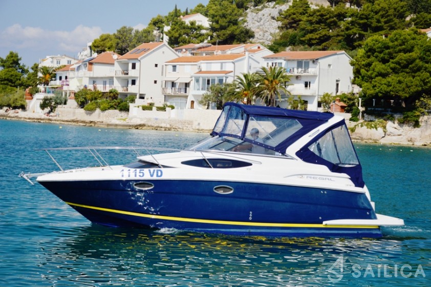 Regal Commodore 2860 - Yacht Charter Sailica