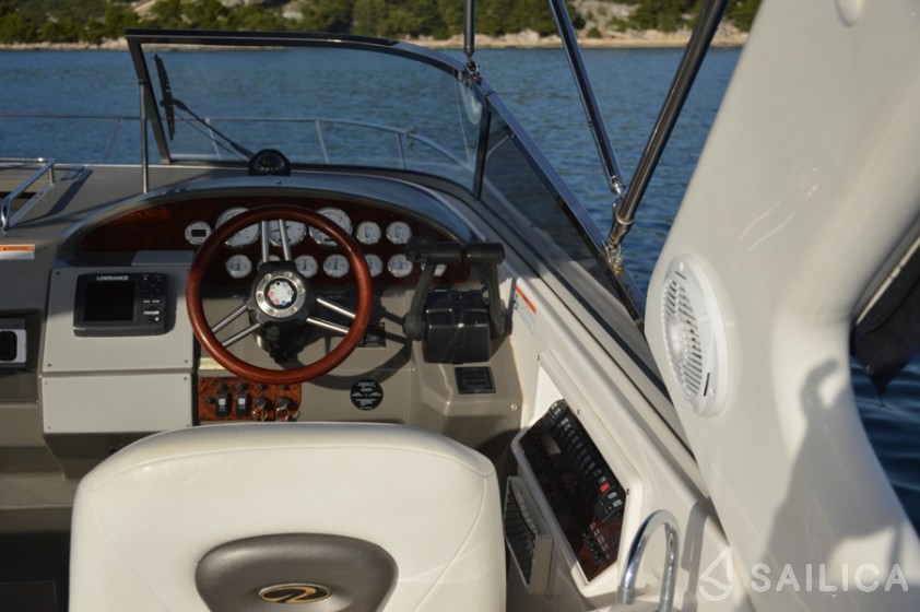 Regal Commodore 2860 - Yacht Charter Sailica