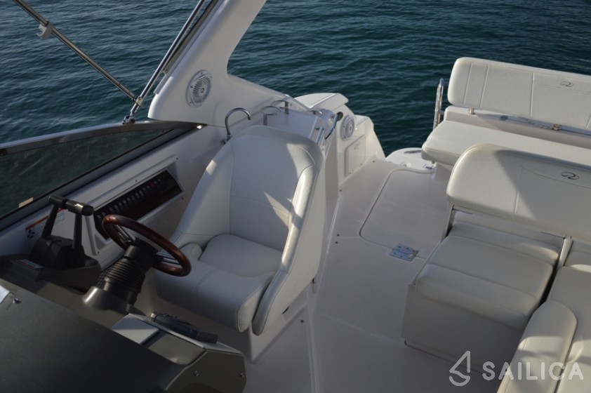 Regal Commodore 2860 - Yacht Charter Sailica