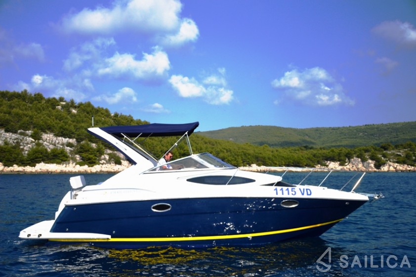 Regal Commodore 2860 - Yacht Charter Sailica