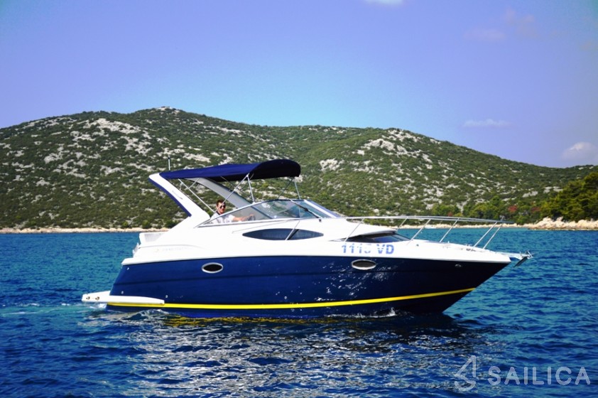 Regal Commodore 2860 - Yacht Charter Sailica