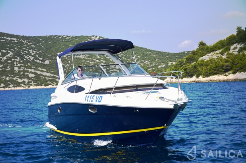 Regal Commodore 2860 - Yacht Charter Sailica