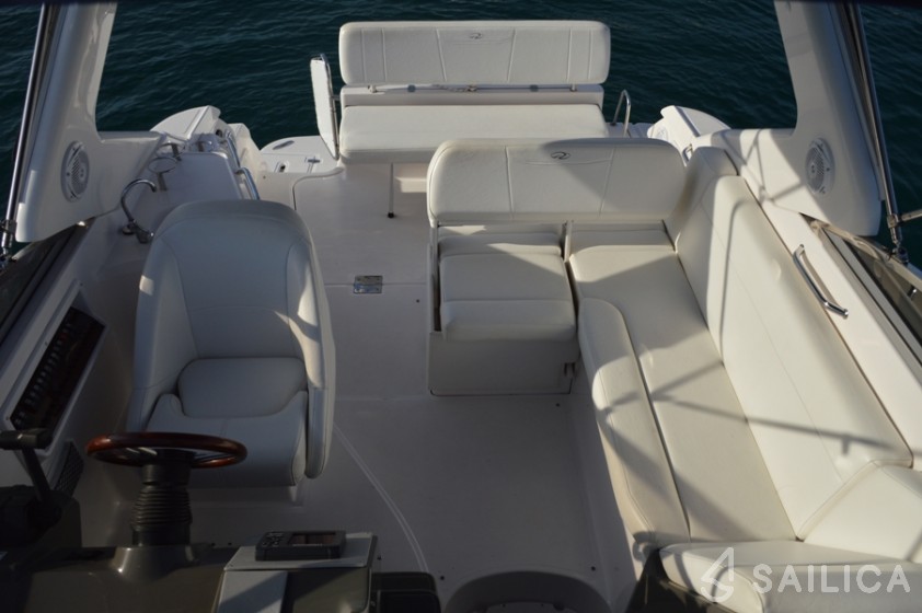Regal Commodore 2860 - Yacht Charter Sailica