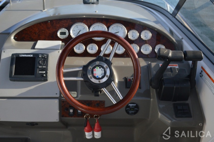 Regal Commodore 2860 - Yacht Charter Sailica