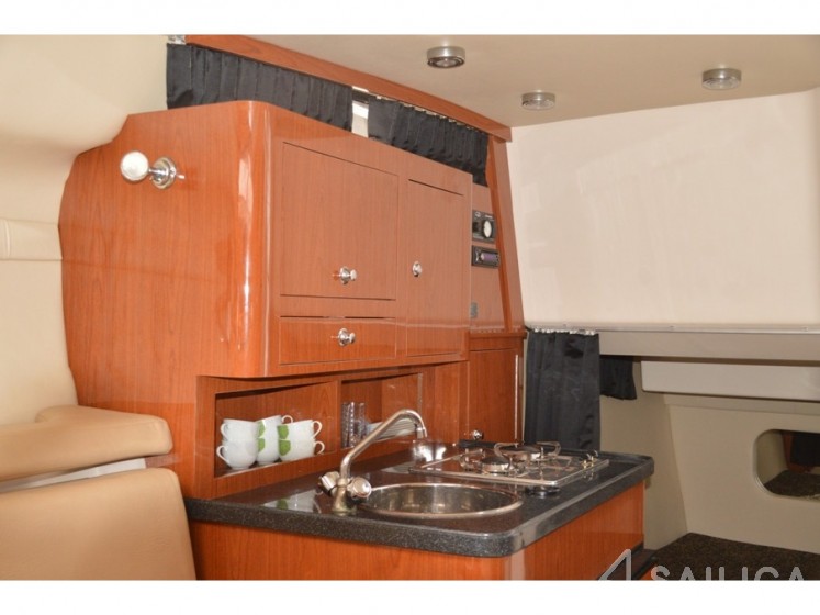 Regal Commodore 2860 - Yacht Charter Sailica