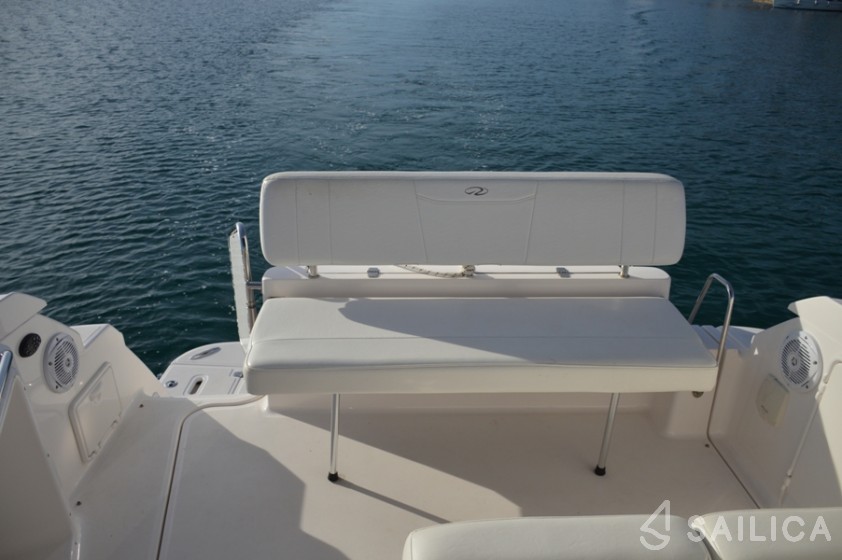 Regal Commodore 2860 - Yacht Charter Sailica