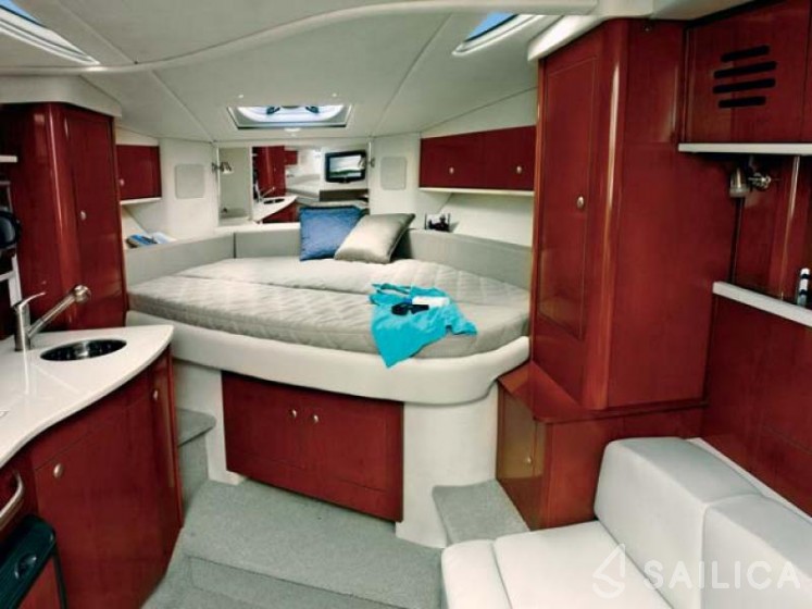 Sea Ray 335 - Yacht Charter Sailica
