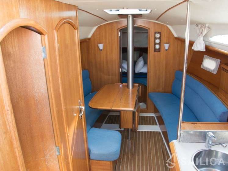 Sun Odyssey 32 - Yacht Charter Sailica