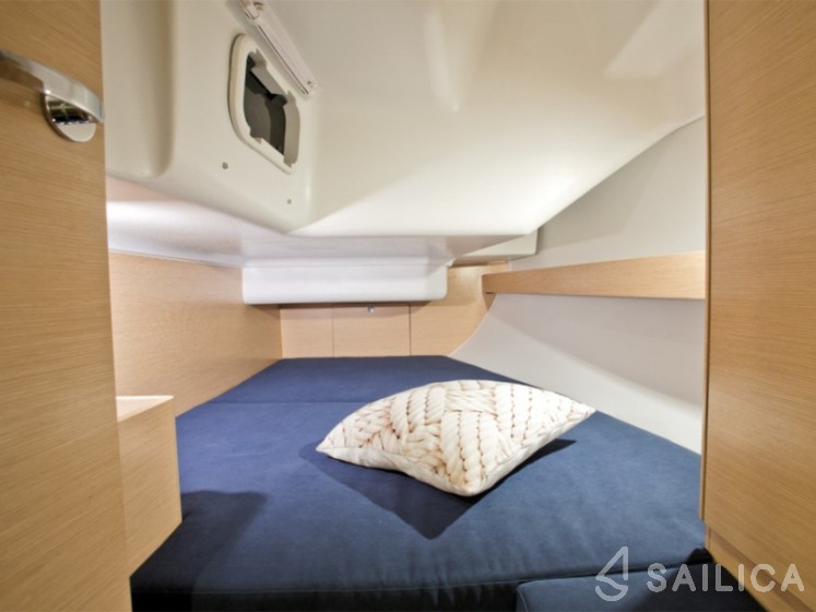Elan 35 Impression - Yacht Charter Sailica