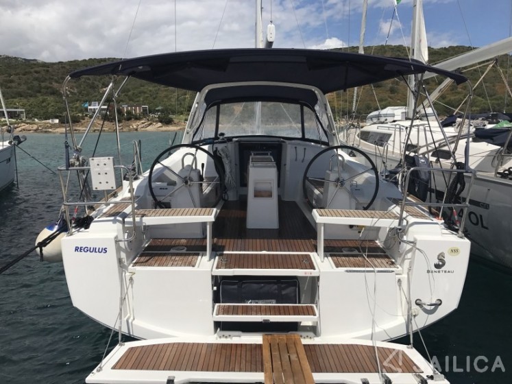 Oceanis 38 - Yacht Charter Sailica