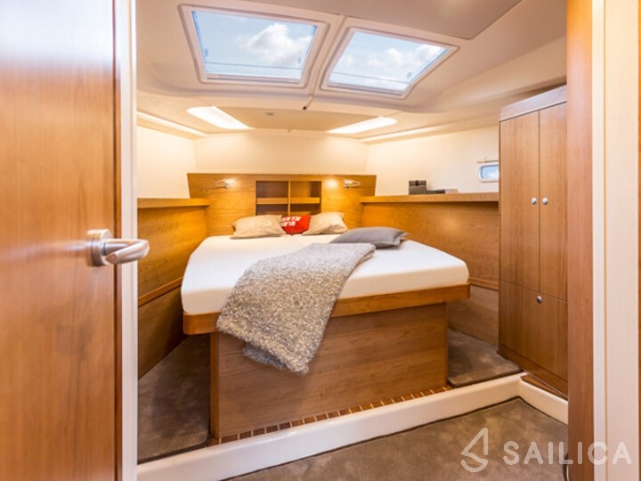 Hanse 455 - Yacht Charter Sailica
