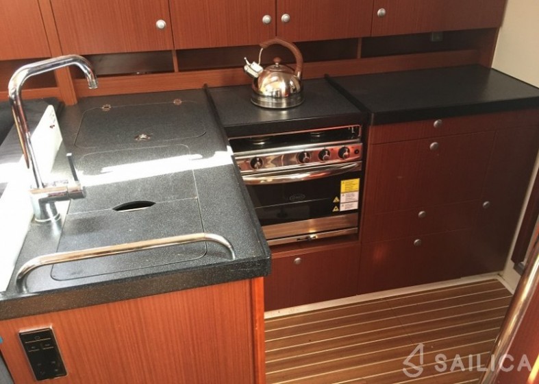 Hanse 455 - Yacht Charter Sailica