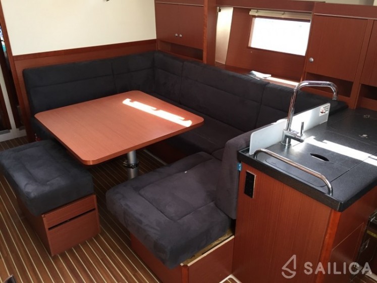 Hanse 455 - Yacht Charter Sailica