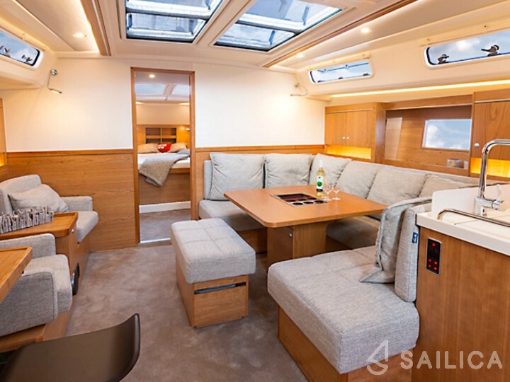 Hanse 455 - Yacht Charter Sailica