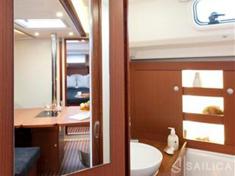 Hanse 385 - Yacht Charter Sailica