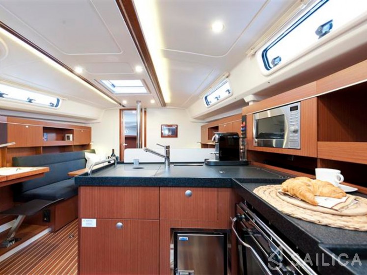 Hanse 385 - Yacht Charter Sailica