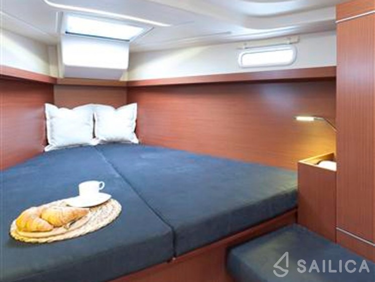 Hanse 385 - Yacht Charter Sailica