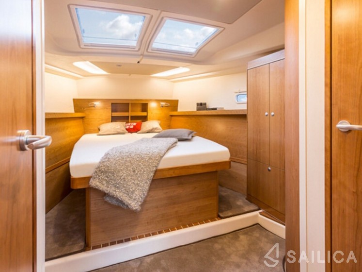 Hanse 455 - Yacht Charter Sailica