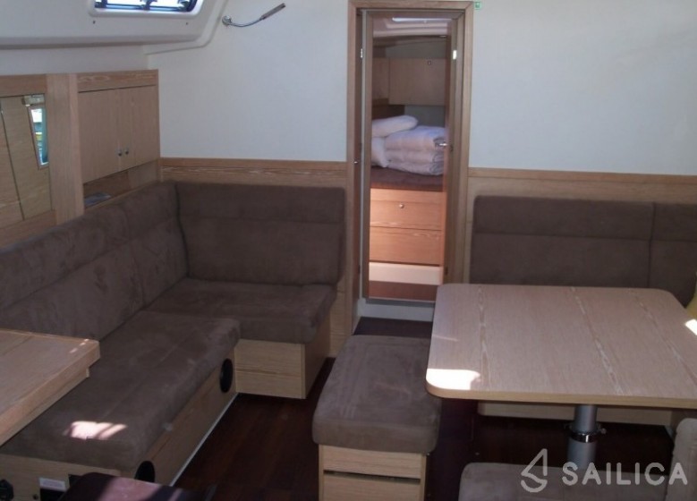 Hanse 455 - Yacht Charter Sailica
