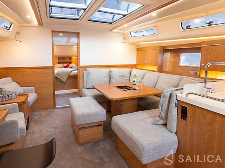 Hanse 455 - Yacht Charter Sailica