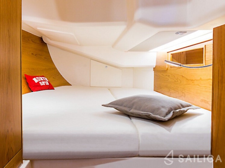 Hanse 455 - Yacht Charter Sailica
