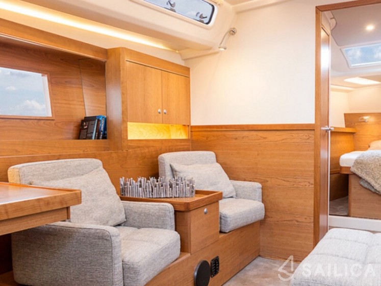 Hanse 455 - Yacht Charter Sailica