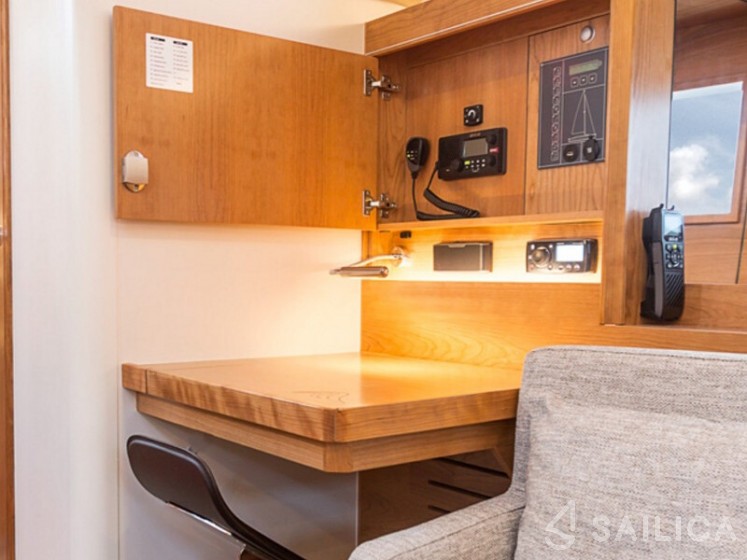 Hanse 455 - Yacht Charter Sailica