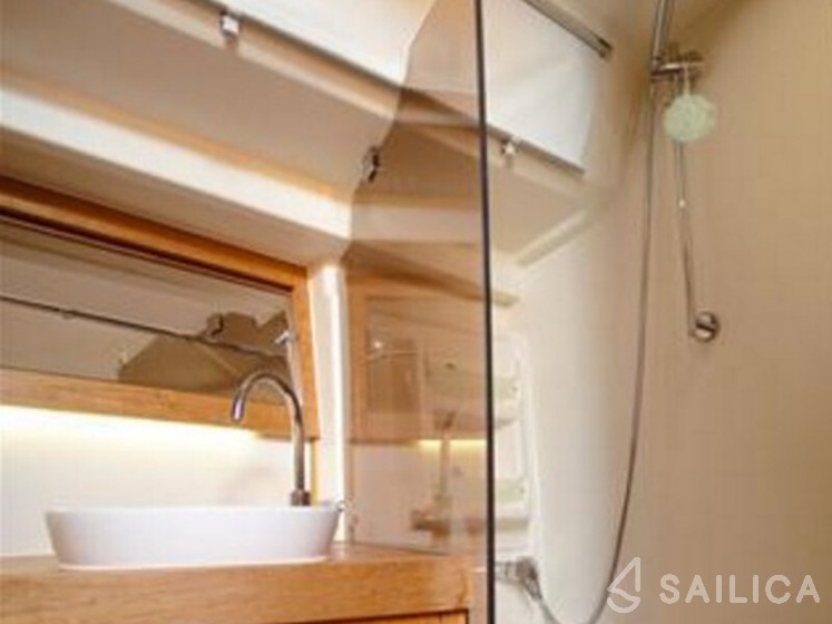 Hanse 415 - Yacht Charter Sailica