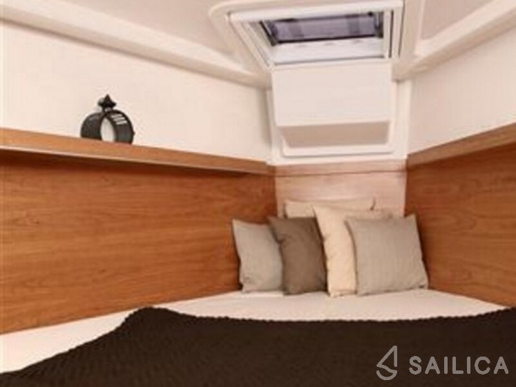 Hanse 415 - Yacht Charter Sailica