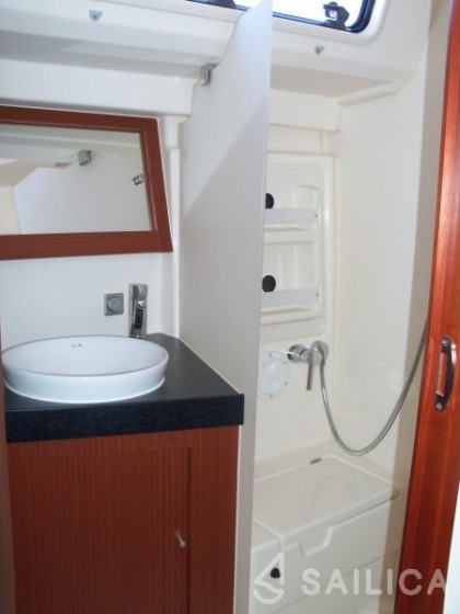 Hanse 415 - Yacht Charter Sailica