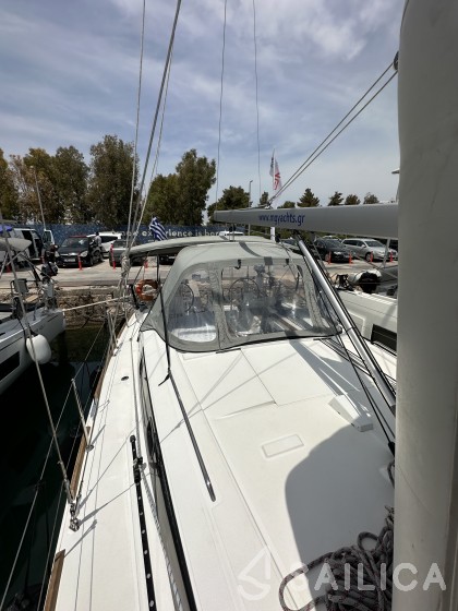 Oceanis 38.1 - Yacht Charter Sailica