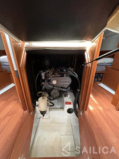 Oceanis 38.1 - Yacht Charter Sailica
