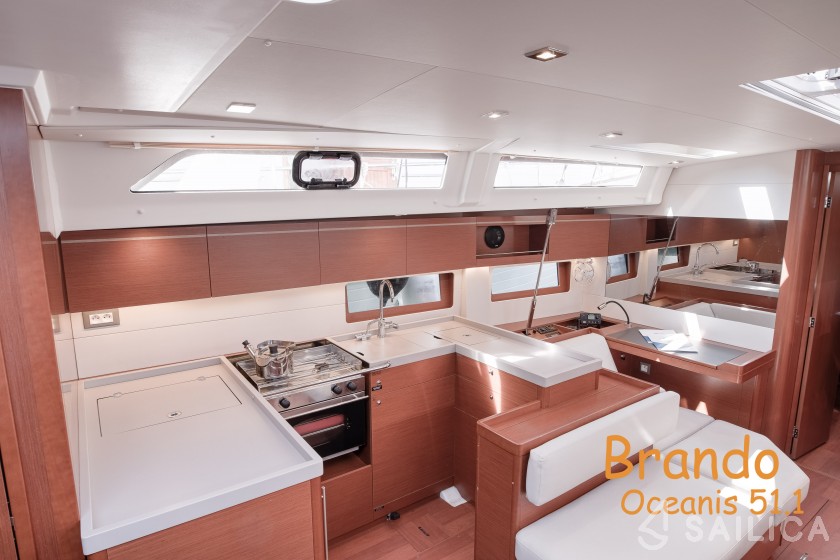 Oceanis 51 - Yacht Charter Sailica