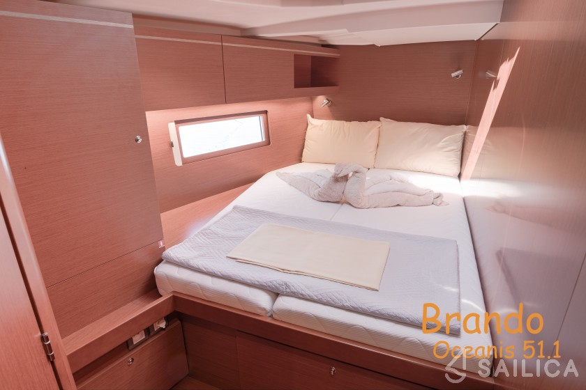 Oceanis 51 - Yacht Charter Sailica