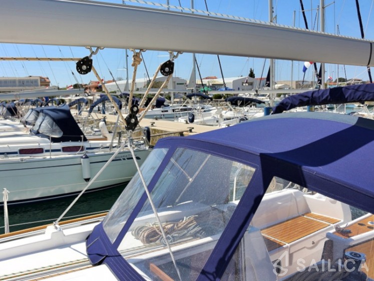 Dufour 382 GL - Yacht Charter Sailica