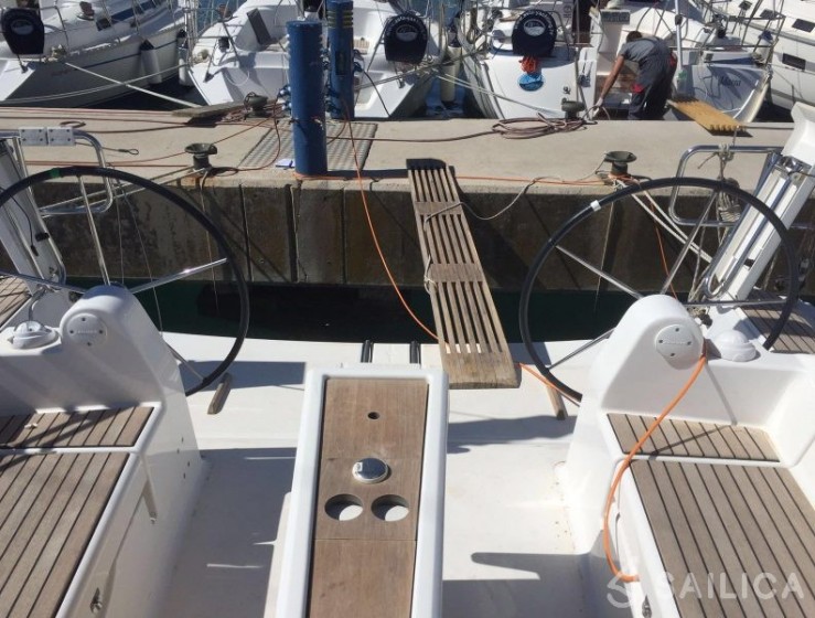 Dufour 382 GL - Yacht Charter Sailica