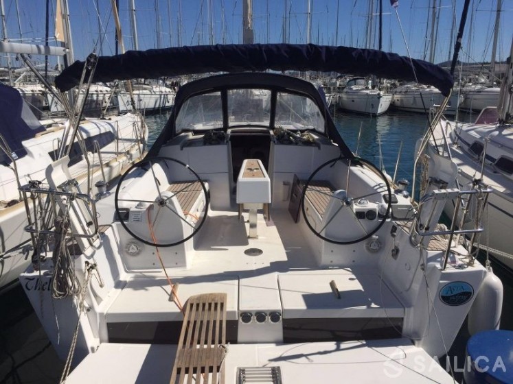 Dufour 382 GL - Yacht Charter Sailica