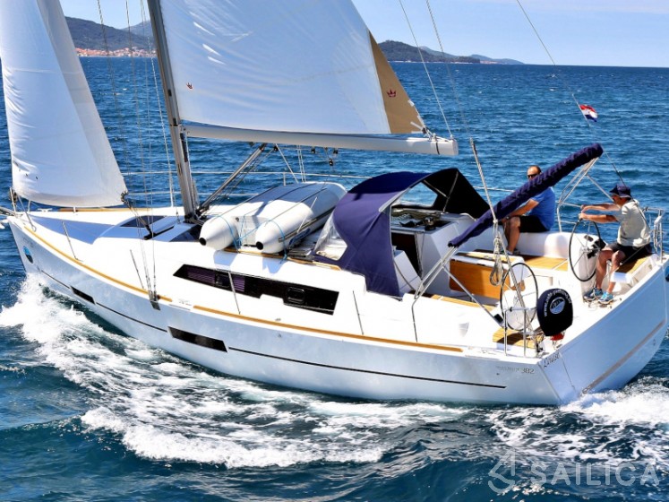 Dufour 382 GL - Yacht Charter Sailica