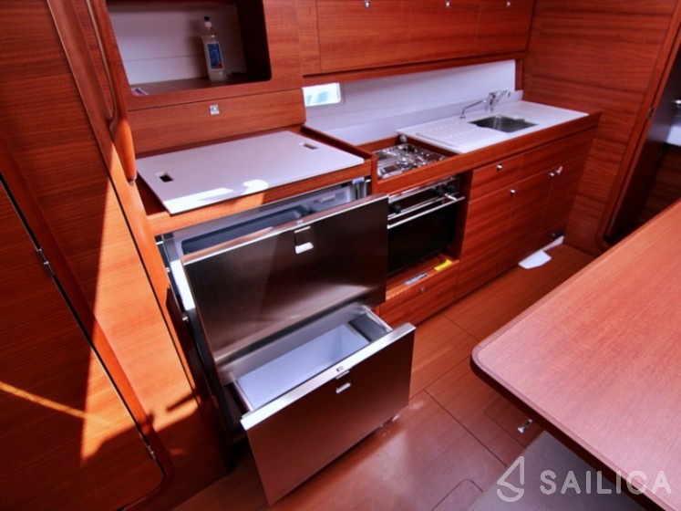 Dufour 382 GL - Yacht Charter Sailica