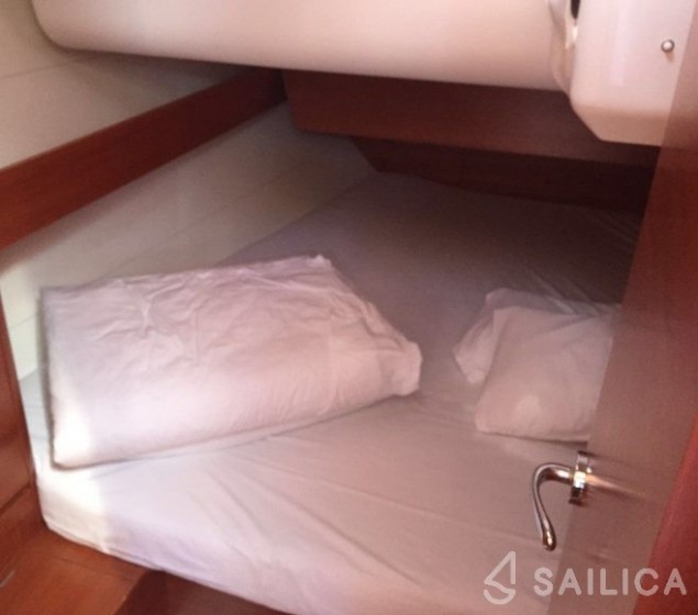 Dufour 382 GL - Yacht Charter Sailica