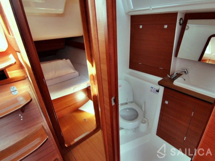 Dufour 382 GL - Yacht Charter Sailica